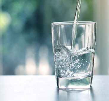 Eau minérale, de source ou du robinet, quelle est la meilleure pour notre santé ?