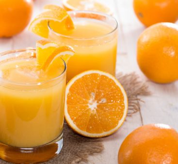 Boire un jus d’orange chaque matin pour faire le plein de vitamine C : simple idée reçue ?