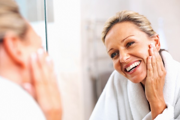 Femme peau mature