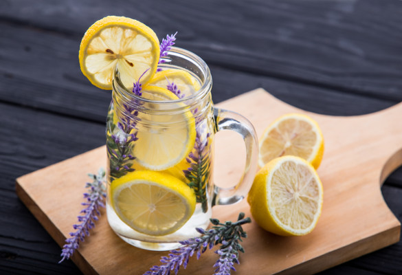 recette-eau-detox-citron-lavande