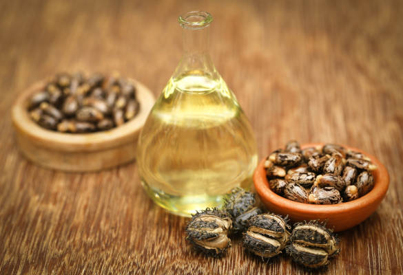 Les bienfaits de l'huile de ricin pour les cheveux, la peau et les ongles